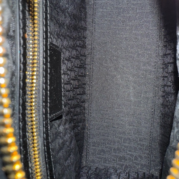 Dior Medium Lady Dior Bag in black patent leather and gold hardware - Picture 4 of 11